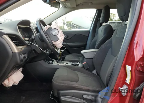 2017 Jeep Cherokee Latitude z USA, uszkodzony, nr VIN 1C4PJMCS5HW532269